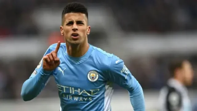 Joao Cancelo menyelesaikan transfer dari Manchester City ke klub Saudi Al Hilal